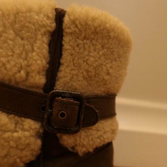 UGG Blayre II Sherpa Lined boot sheepskin brown 7.5 Zip Buckle cozy west heel - Picture 6 of 9